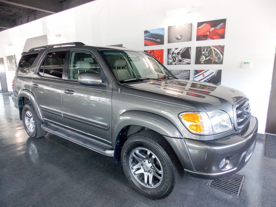 Toyota sequoia 2004